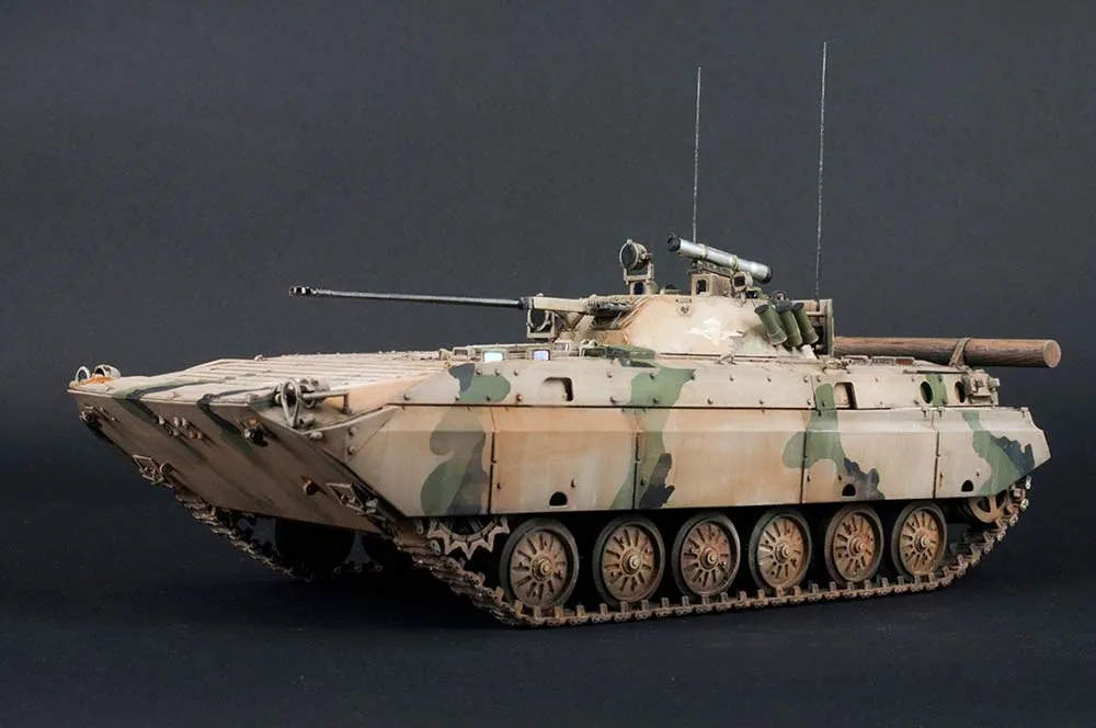 Советская боевая машина пехоты БМП-2Д Советская боевая машина пехоты БМП-2Д