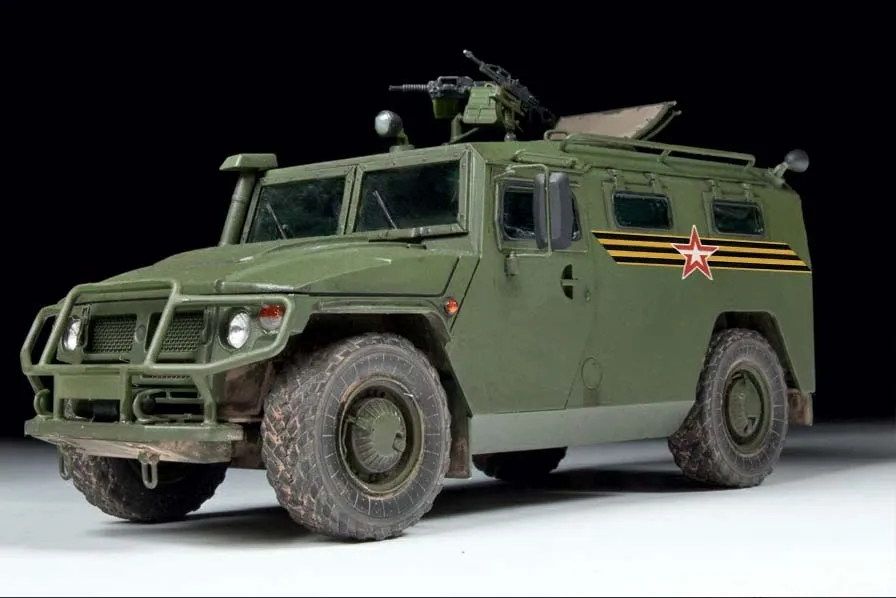 Российский бронеавтомобиль ГАЗ-233014 "Тигр" подарочный набор