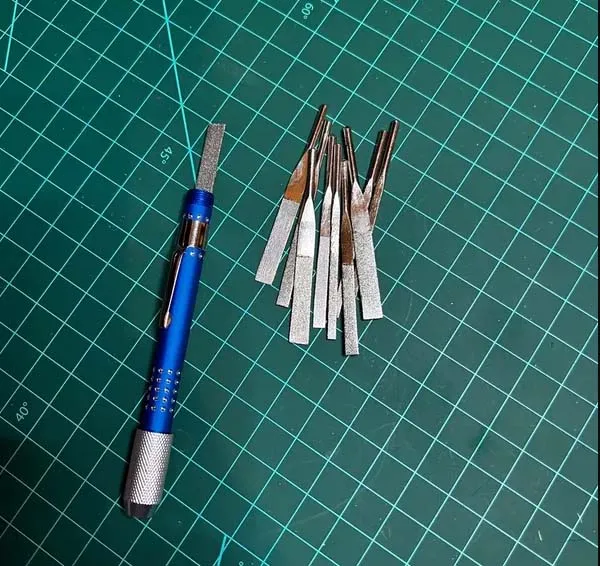 Набор из 12 алмазных надфилей с рукояткой