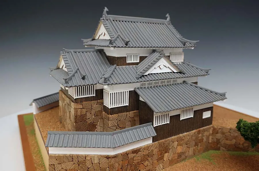 Замок Matsuyama + (Стартовый набор инструментов) Замок Matsuyama + (Стартовый набор инструментов)