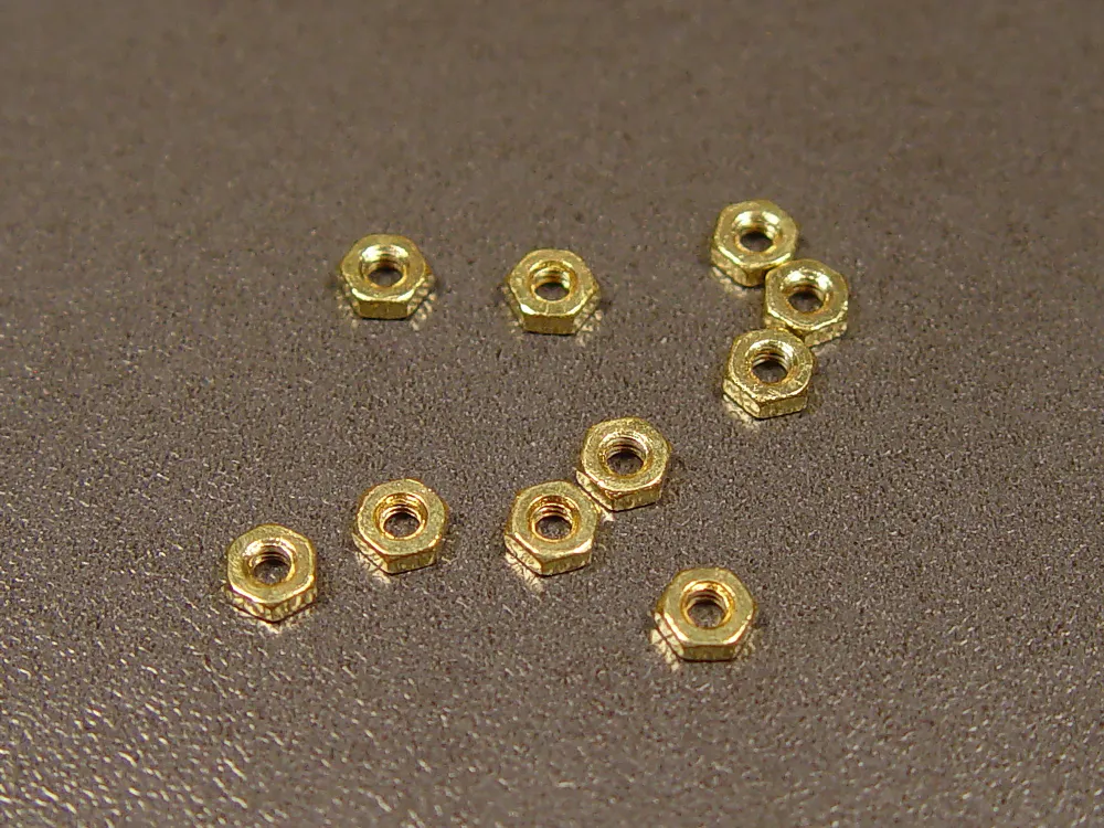 Миниатюрная гайка М1,2 латунь, 10 шт
