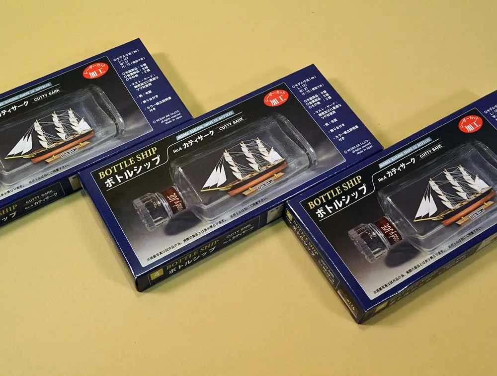 деревянная модель парусника Cutty Sark корабль в бутылке деревянная модель парусника Cutty Sark корабль в бутылке