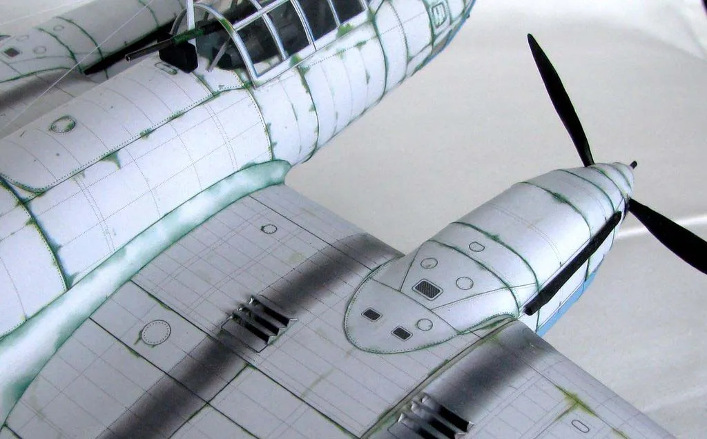 Модель из картона Тяжелый истребитель Модель из картона Тяжелый истребитель