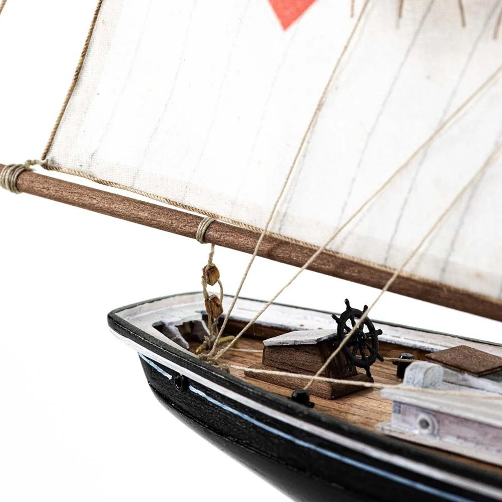 модель корабля Bluenose