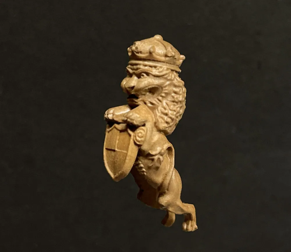 Носовая фигура Лев со щитом, дерево, 40 мм