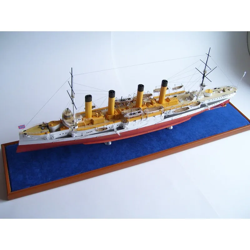 Модель из бумаги броненосный крейсер І ранга "Баян", Россия 1903 г Модель из бумаги броненосный крейсер І ранга "Баян", Россия 1903 г