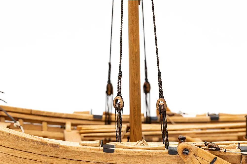 Шлюпка капитана Джона Смита Шлюпка капитана Джона Смита