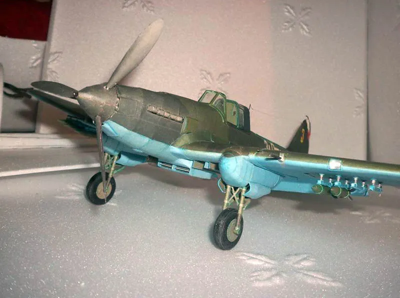 Модель из бумаги штурмовика одноместного Модель из бумаги штурмовика одноместного