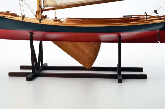 Модель Швертбот "Кузнечик" 1:48 (делюкс) Модель Швертбот "Кузнечик" 1:48 (делюкс)