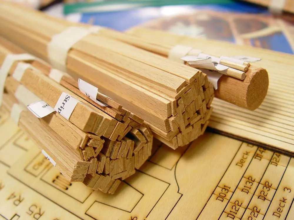 модель корабля для сборки Bonhomme Richard сечение, версия вишня + интерьер