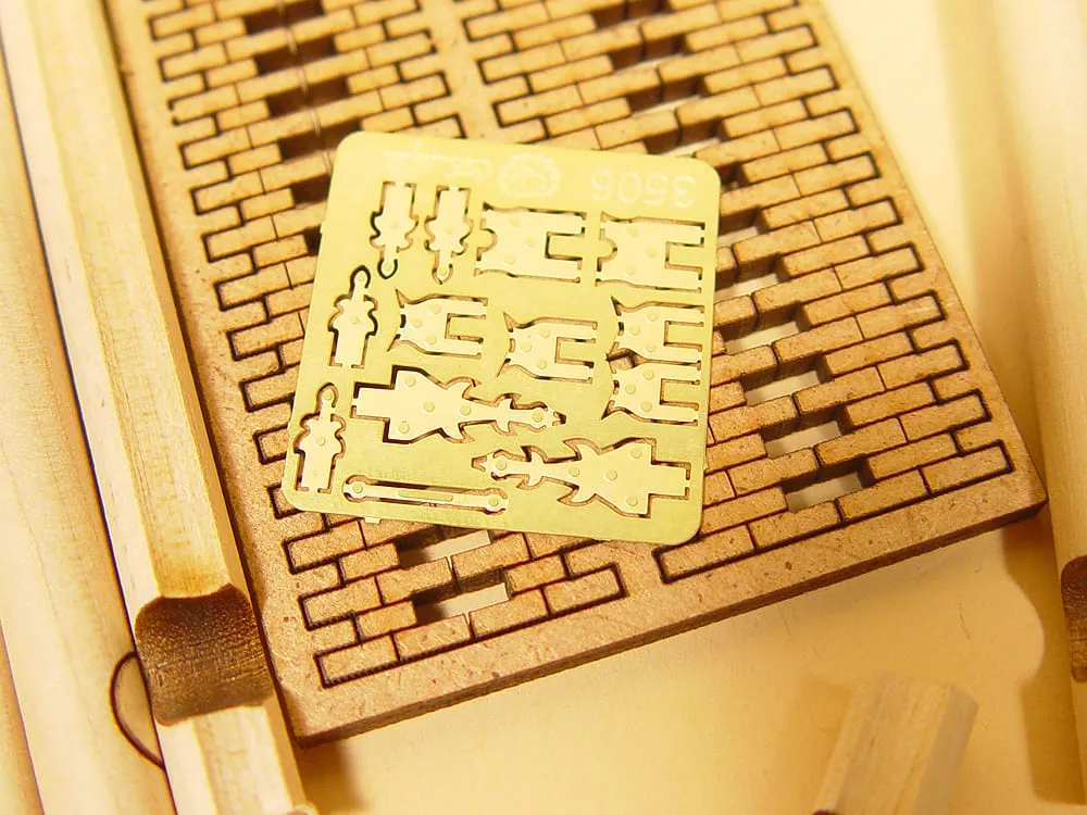 Избушка на курьих ножках + (Стартовый набор инструментов) Избушка на курьих ножках + (Стартовый набор инструментов)