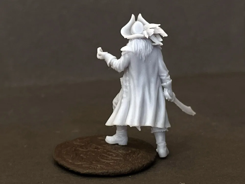 Фигурка пирата "Капитан", смола, 37 мм