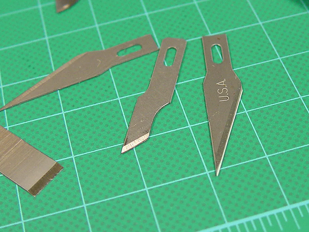 Нож N2 и набор из пяти разных лезвий Нож N2 и набор из пяти разных лезвий