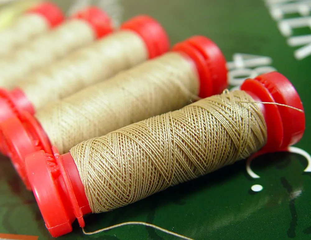 Нить для моделей Amati, бежевая 0,75мм х 100м