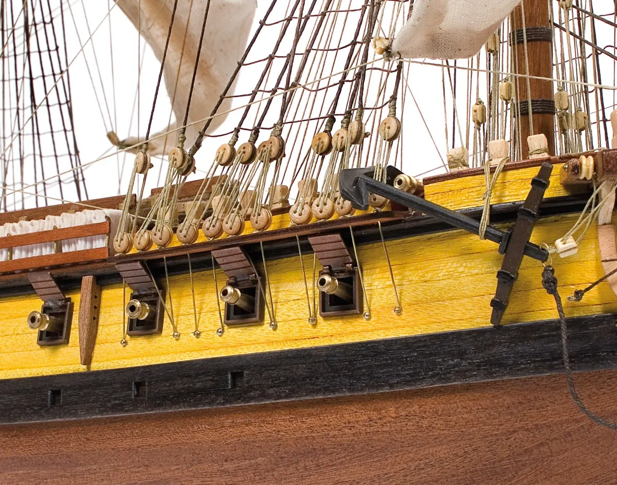 Фрегат Mercedes (Мерседес) + (Стартовый набор инструментов) Фрегат Mercedes (Мерседес) + (Стартовый набор инструментов)