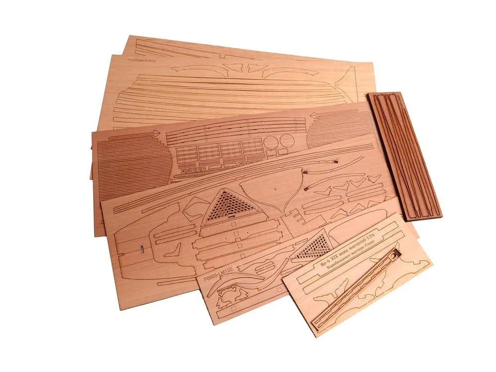 Модель Ял со снабжением четырехвесельный 1:24 с парусом Модель Ял со снабжением четырехвесельный 1:24 с парусом