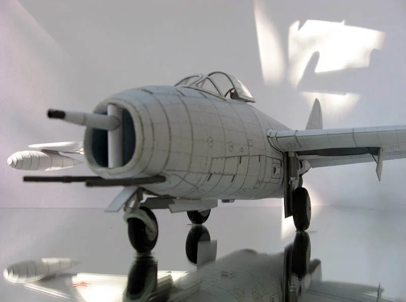 Модель из бумаги реактивный истребитель Модель из бумаги реактивный истребитель