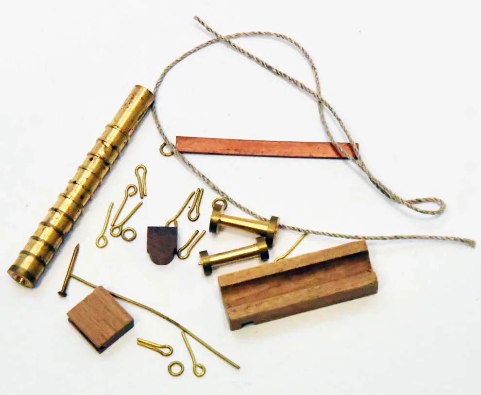 Испанская пушка на станке, латунь и дерево, 40 мм Испанская пушка на станке, латунь и дерево, 40 мм