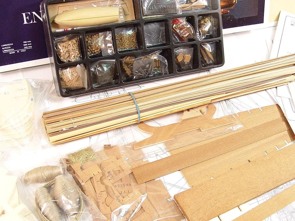 деревянная модель корабля HMS Endeavour (Corel) деревянная модель корабля HMS Endeavour (Corel)