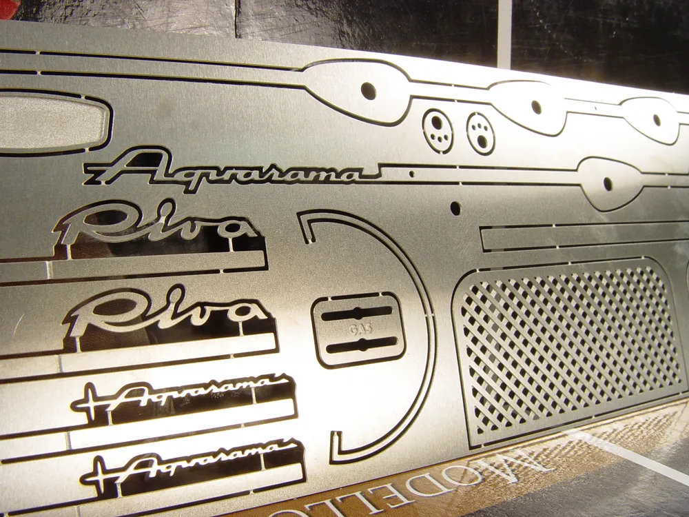 Гоночный катер Riva Aquarama 1970 + (Стартовый набор инструментов) Гоночный катер Riva Aquarama 1970 + (Стартовый набор инструментов)