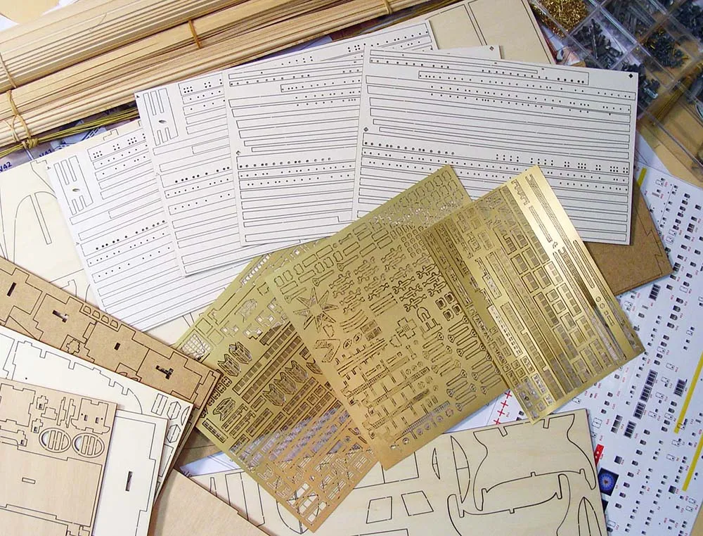 RMS TITANIC (Титаник) + (Полный набор инструментов, клея и краски) RMS TITANIC (Титаник) + (Полный набор инструментов, клея и краски)