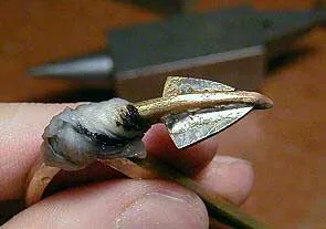 Припаиваем на газу лапу к рогу