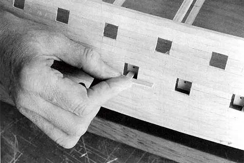 Установка брусков для имитаторов орудийных стволов Установка брусков для имитаторов орудийных стволов