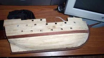 San Martin OcCre. Обшитый транец и первые рейки чистовой обшивки с бортов