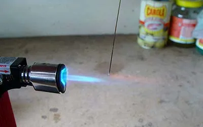 Формирование капельки на кончике латунной проволоки