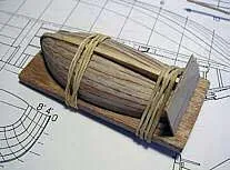 Приклеиваем транец