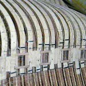 Далее были прорезаны пушечные порты и для каждого была изготовлена рамка