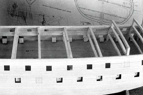 Разметка и прорезка пушечных портов Разметка и прорезка пушечных портов