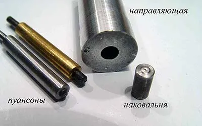 Приспособления для изготовления гвоздей с полукруглыми шляпками